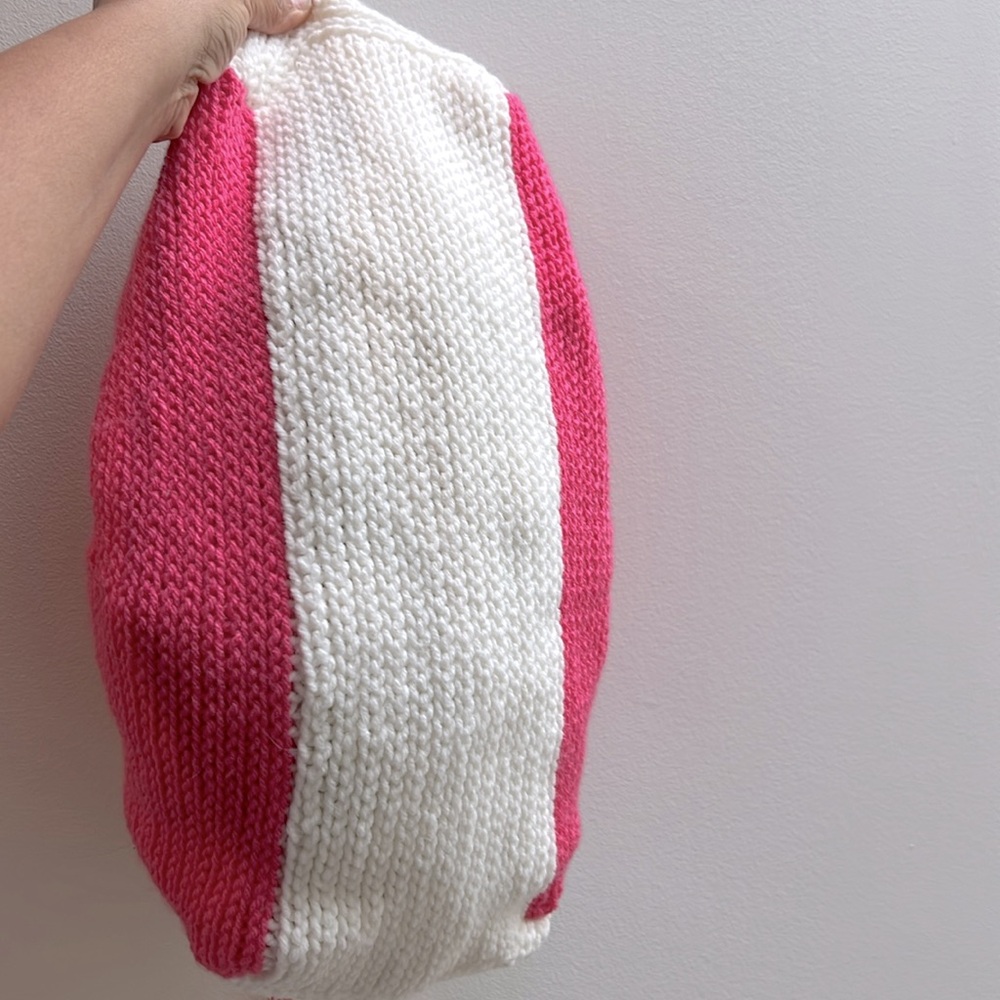 Pink & White Soft Crochet Colorblock Shoulder Bag with Gold Chain - Picture 9 of 10
